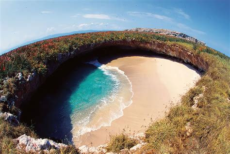 Worlds Strangest Beaches You Would Love To Visit Venuerific