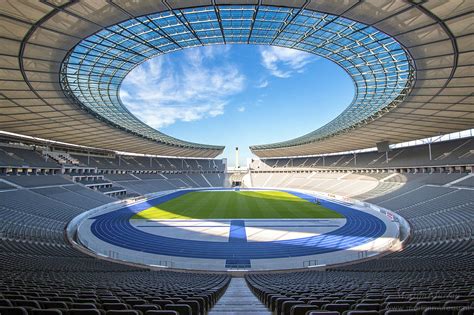 Berliner olympiastadion unbeliebt und unverzichtbar. File:Olympiastadion Berlin Sep-2015.jpg - Wikimedia Commons