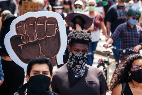 eeuu violencia policial y poblacion afro como es la opresion racial entrelíneas