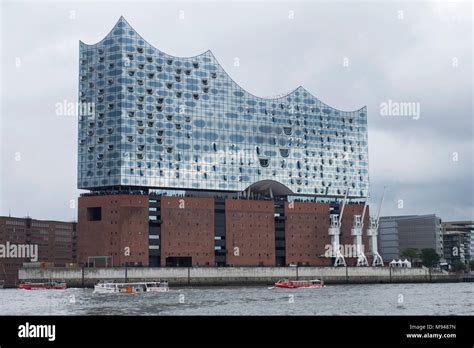 The Opera House Hamburg Germany Stock Photo Alamy