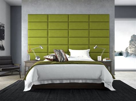 Verschiedene farben und muster stehen zur wahl. Komfortable Wandverkleidung - Polsterwand im Schlafzimmer