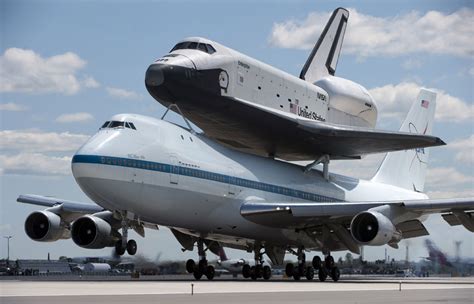 Shuttle Enterprise Arriving At Jfk Big Photos Boing Boing