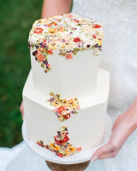 Martha Stewart Weddings In 2020 Wedding Cake Prices Summer Wedding