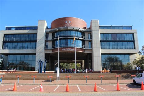 13 Uj Students Robbed At Gunpoint On Campus Northcliff Melville Times