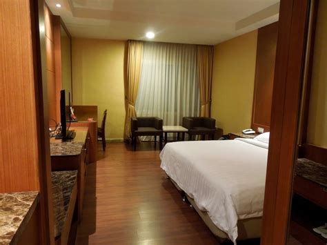 כן, המלון ‪grand sakura hotel‬ מציע לאורחים שירות הסעות אל שדה התעופה.וממנו. anythinglily: Medan Travel Part 8: Grand Sakura Hotel ...
