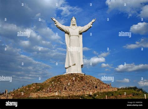 The Crowned Statue Of Christ In Swiebodzin 2010 Claimed To Be The