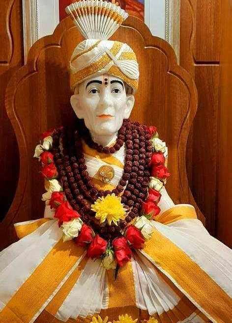 Worship gajanan maharaj everyday in your happiness and sorrows. SHRI GAJANAN MAHARAJ DARSHAN | London Shirdi Sai Baba Temple