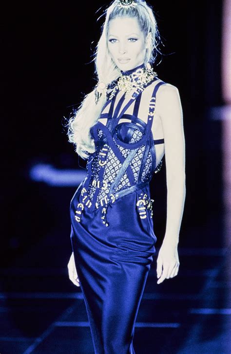 Versace Fall 1992 Ready To Wear Collection Photos Vogue3333 Versace