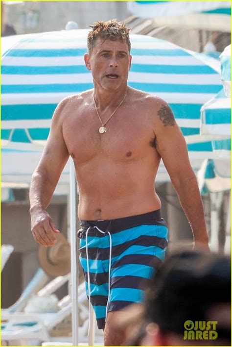 Rob Lowe Shows Off Fit Shirtless Figure At The Beach Photo 4477341