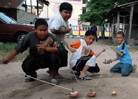 Permainan tradisional dari 34 provinsi di indonesia dan asal daerahnya. Traditional Games in Malaysia - LOCCO