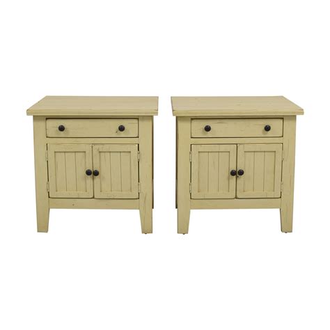 She is located in the guild hall, on the southern end of the craftsmen's terrace of darnassus. 56% OFF - Broyhill Furniture Broyhill Attic Heirlooms Door ...