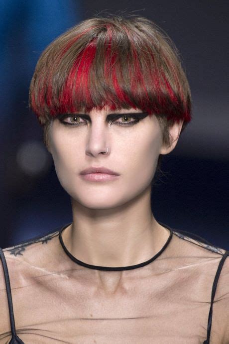 Coiffure homme cheveux court automne hiver 2019. Photos coiffure courte 2021