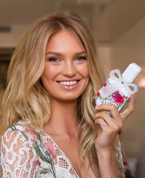 Pin By Mitchell Mclennan On Romee Strijd Victoria Perfume Victoria