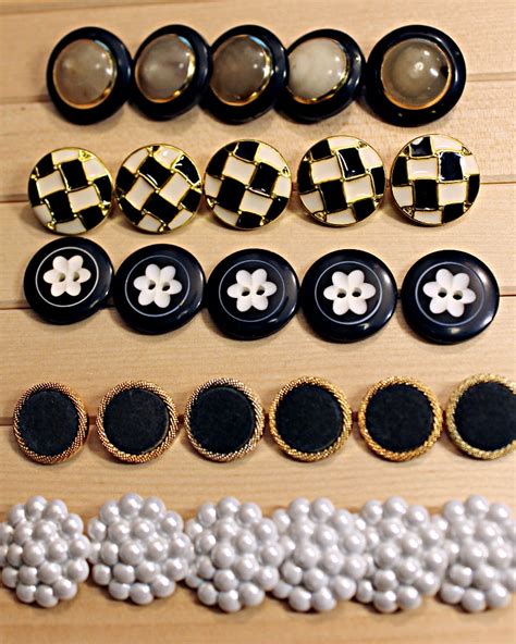 Beautiful Buttons Sewing Chanel Style