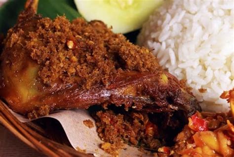 Banyak sekali jenis sambal yang ada di indonesia, seperti; Bikin Sambal Lalapan Cabang Purnama / Warung Bebek Purnama ...
