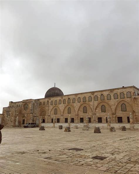 Shalat tahiyatul masjid disyariatkan pada setiap saat, ketika seseorang masuk masjid dan bermaksud duduk di dalamnya. Solat Sunat Tahiyatul Masjid (Solat Menghormati Masjid ...