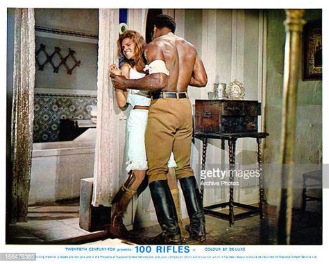 Jim Brown Raquel Welch Bildbanksfoton Och Bilder Getty Images