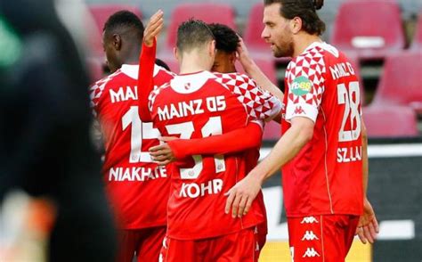 1. Bundesliga: Gisdol-Zukunft beim 1. FC Köln offen nach Pleite gegen