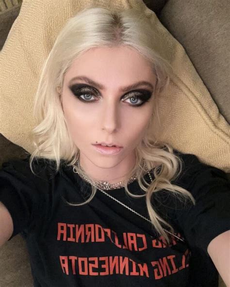 Who Is Taylor Momsen Boyfriend In 2023 Is She Engaged Or Married