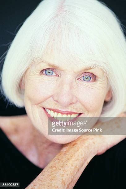 Granny Nude Stockfoto S En Beelden Getty Images