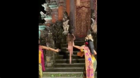 Kumpulan Berita Viral Bule Telanjang Di Bali Heboh Bule Perempuan Telanjang Bulat Dobrak Pura