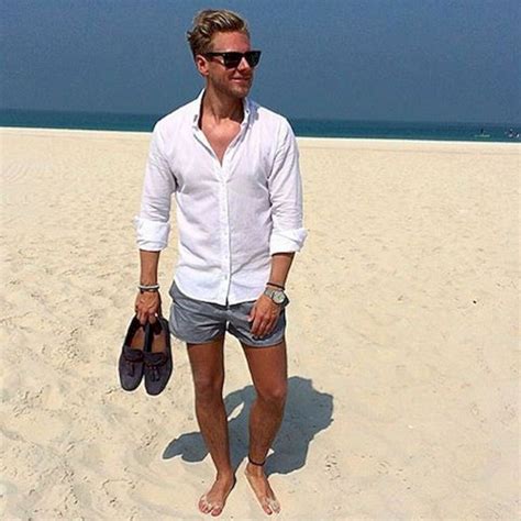summer beach outfit for men