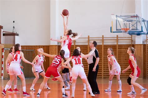 Women Playing Basketball · Free Stock Photo