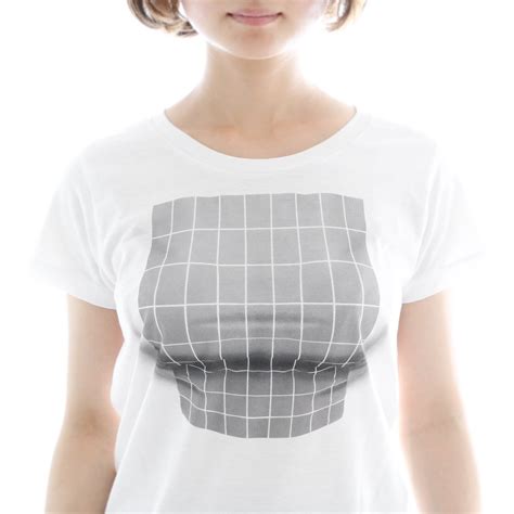 誰でも巨乳になれる「妄想マッピングtシャツ」天才的アイデアだと話題に Togetter