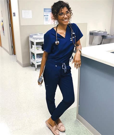 Medical Doctor Outfit Nurse Fashion Scrubs Nursing Scrubs Outfits