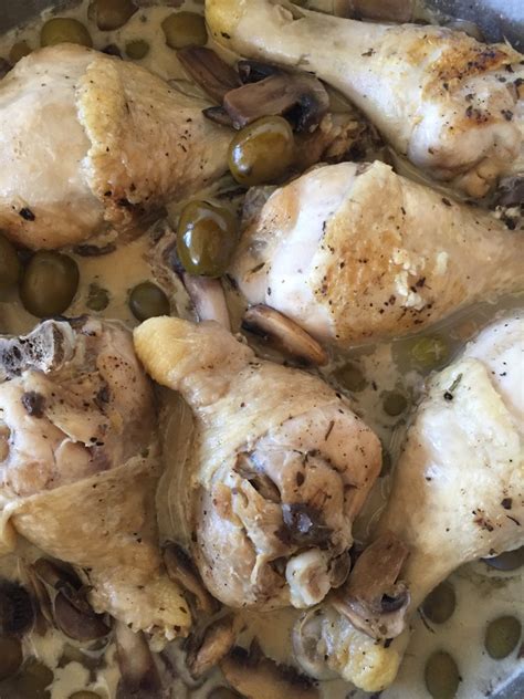 Want to discover art related to bouillon_cube? Poulet sauce vin blanc, champignons et olives - Chicken ...