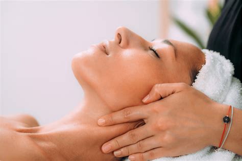 All You Need To Know About Lymphatic Facial Drainage Blog