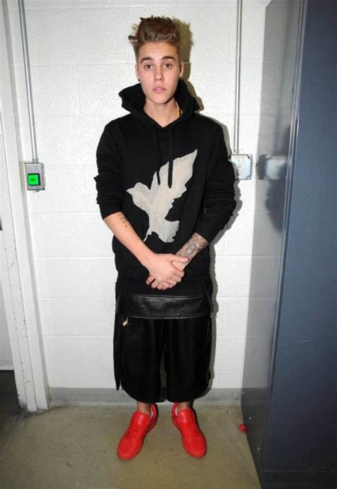 Justin Bieber Jail Urine Sample Video Released Daily Star