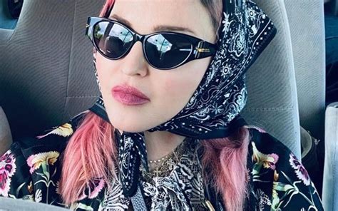 Born august 16, 1958) is an american singer, songwriter, and actress. Madonna brinca em viagem no Malawi: "Diva de ônibus ...
