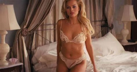 Margot Robbie Stripping Off For X Rated Scene In The Wolf Of Wall