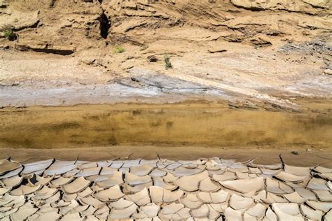 Premium Photo Dry Mountain River Bed In Canyon