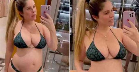 Bárbara Evans posa de biquíni para mostrar corpo aos meses de gravidez Comportamento