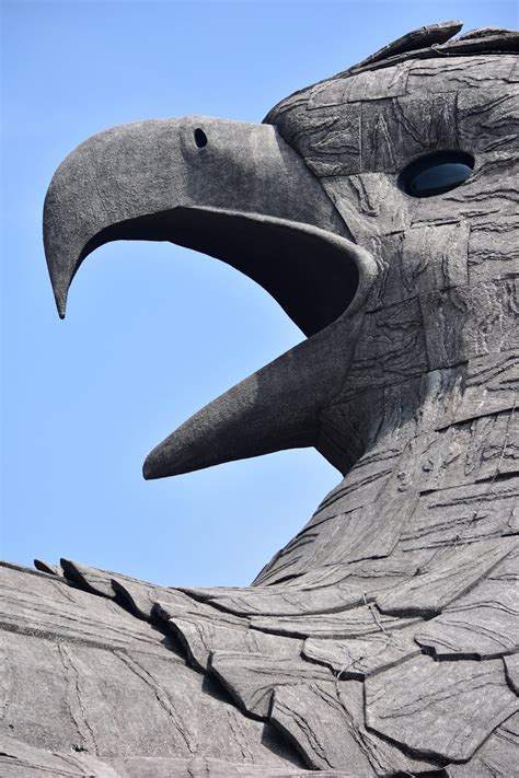 The Largest Bird Sculpture On Earth Took Artists 10 Years ...