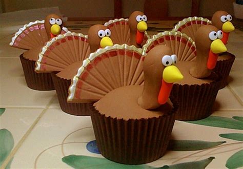 Thanksgiving cupcake can be decorated in many different ways. Taking the Cake: Thanksgiving Cupcake Decorating Ideas ...
