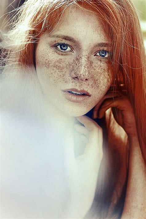 15 Freckled People Wholl Hypnotize You With Their Unique Beauty Red Hair Freckles Redheads