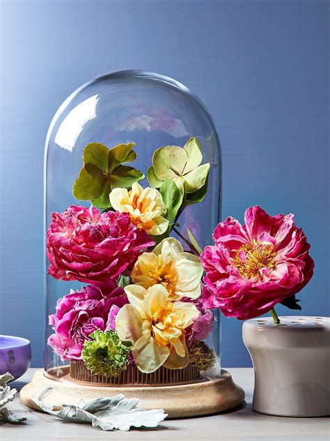 It S Easy To Preserve All Sorts Of Flowers Either Through Air Drying Them Giving Them A Spin