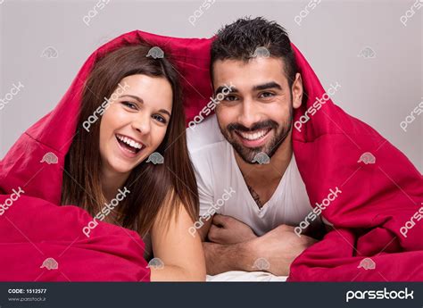 زن و شوهر در رختخواب 1512577