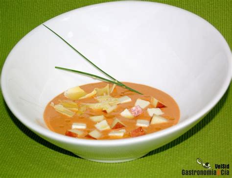 Sopa fría de pan y sobrasada Gastronomía Cía