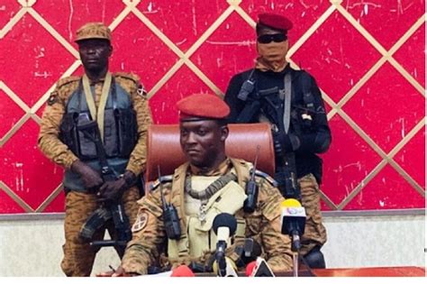 Burkina Faso Le Capitaine Ibrahim Traoré Veut Les Pleins Pouvoirs Icilome