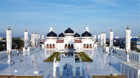 Deretan Masjid Termegah Dan Termewah Di Indonesia
