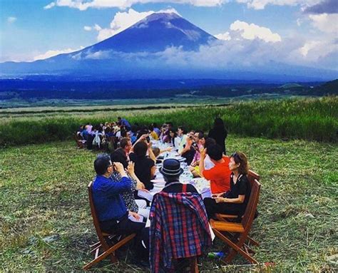 Have you started your wild and crazy dinner party plans yet? Outstanding In The Field: Inside The Ultimate Traveling ...