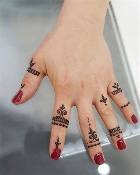 43 Simple Henna Designs That Are Easy To Draw Stayglam Henna