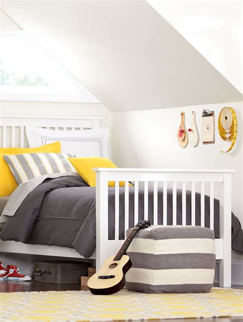 If you might plan for different design of bedrooms in your home, there will be many things you can do to have various decorating for different bedroom in your home. Give your son a cheerful room to hang out in ...