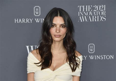 Emily Ratajkowski Says She Didn T Remember Robin Thicke Interaction For