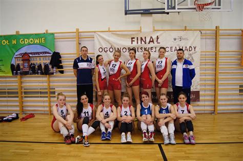 Gdyby polski szkoleniowiec wprowadził taki chaos, to jedyne pytania, na jakie by odpowiadał chłopie, co to jest za sport siatkówka? Siatkarki "Ekonomika" czwarte w Polsce! - Swidnica24.pl ...