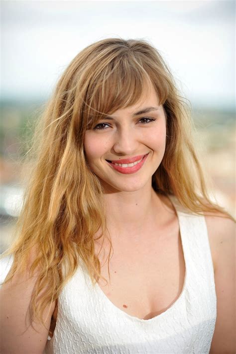 picture of louise bourgoin